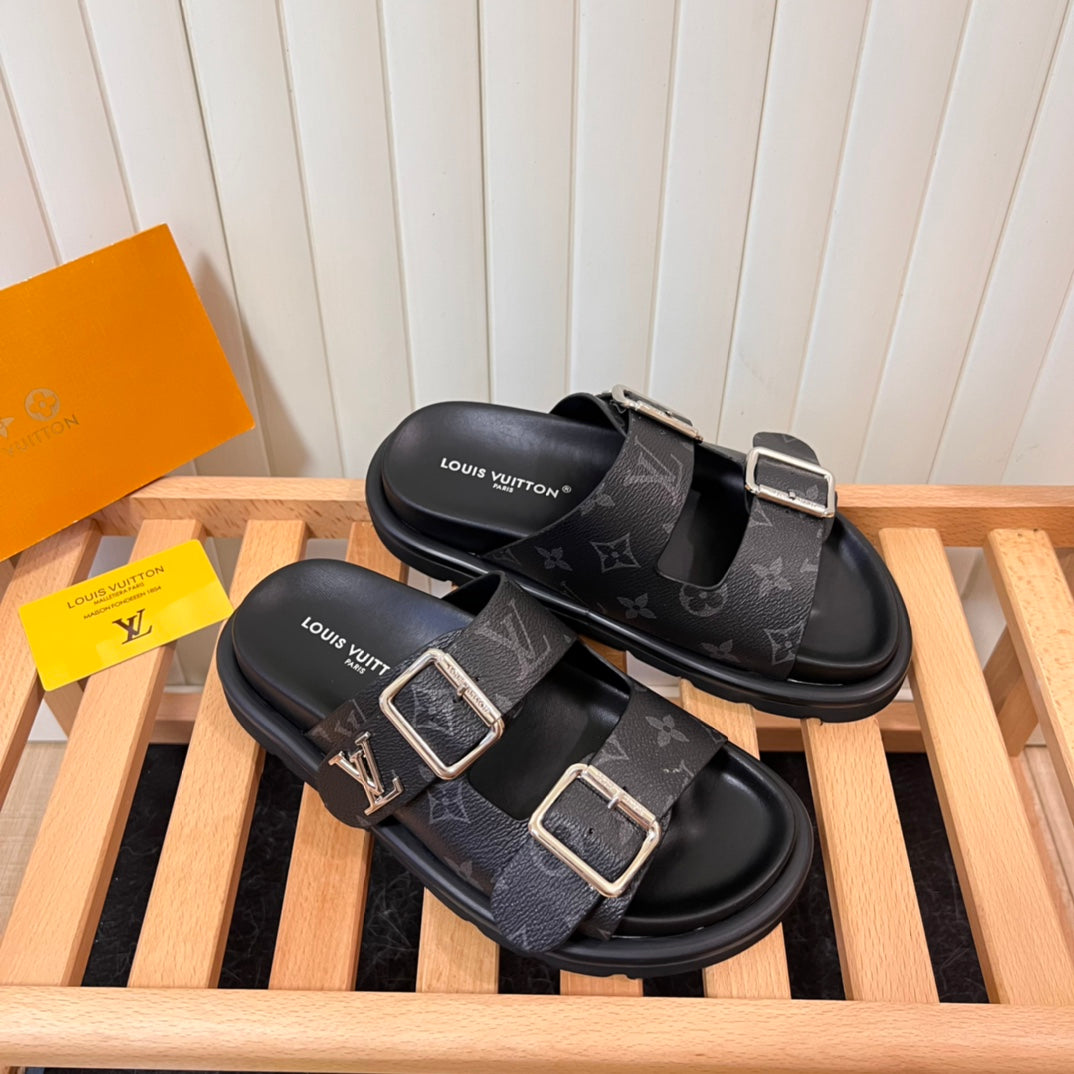 14E208ZDE Stylish Slippers