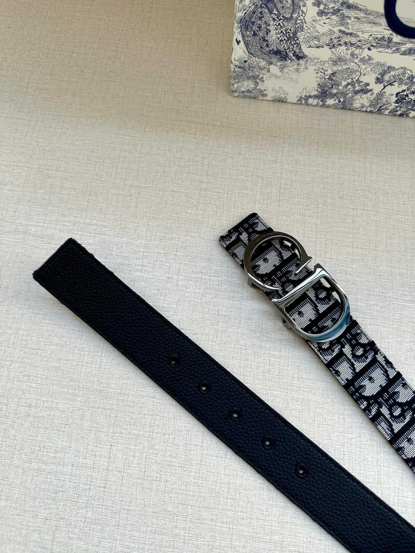 155RD207PDE Stylish  High quality belt With full package