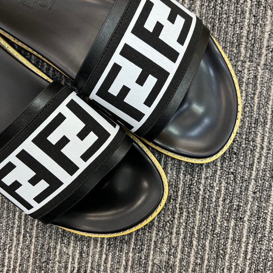 5YF111ZDE Stylish Slippers