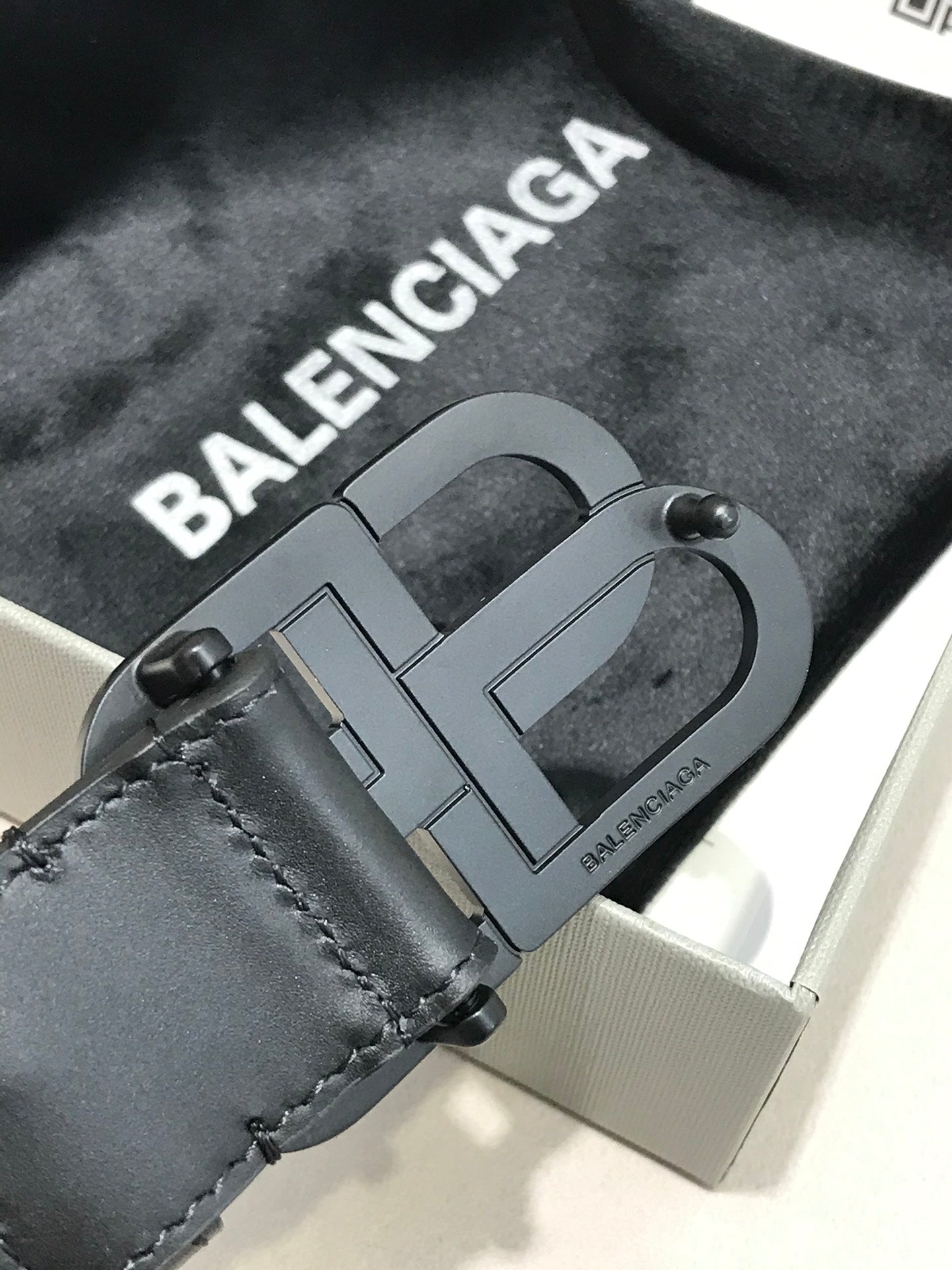 255RJ3PDE Stylish  High quality belt With full package