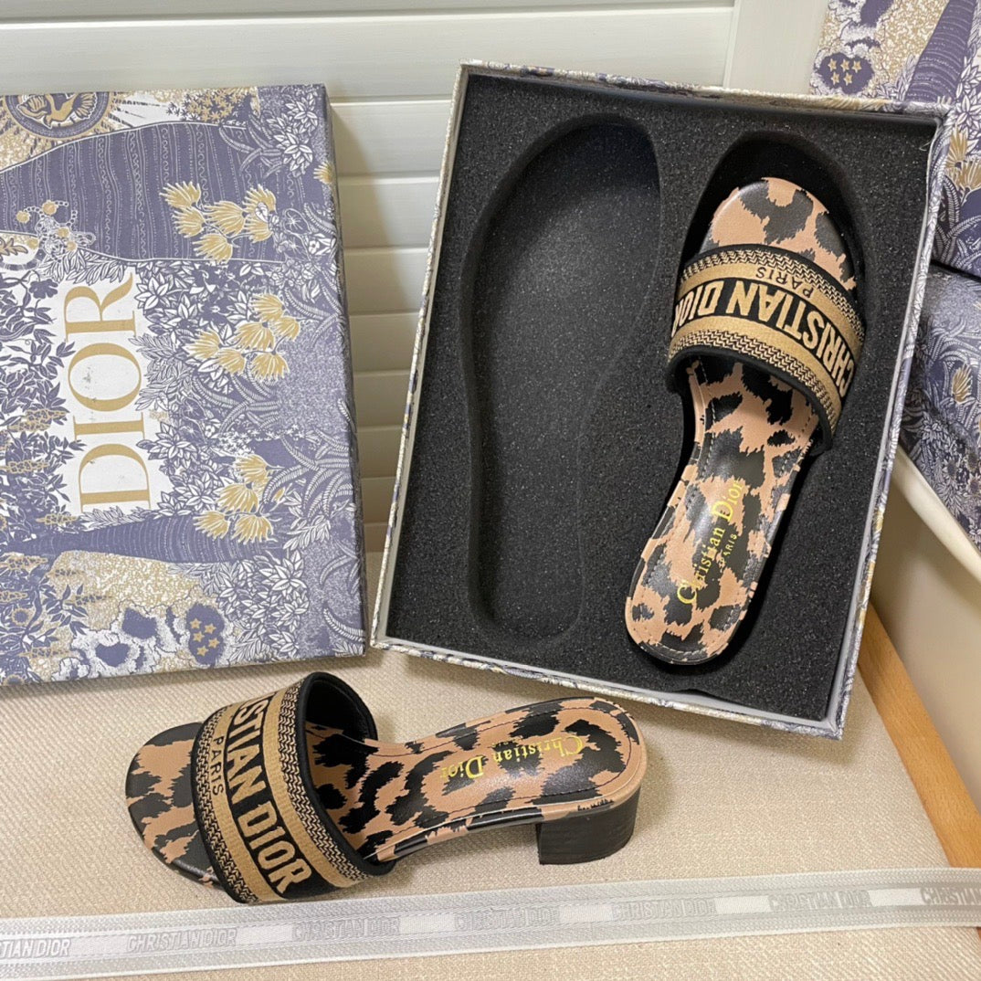 14D64ZDE Stylish sandals