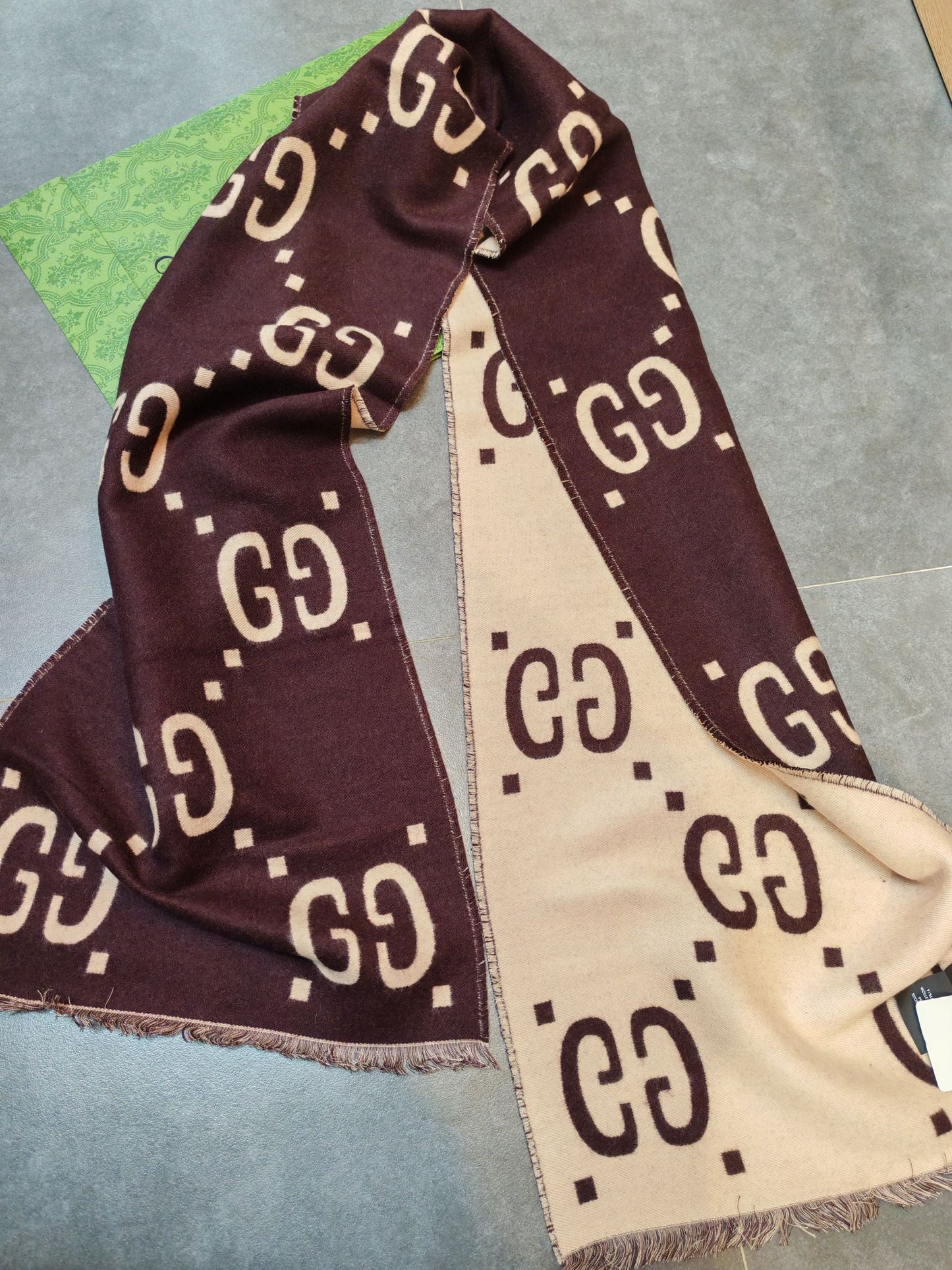 185ZB4WDE Stylish Winter Scarves