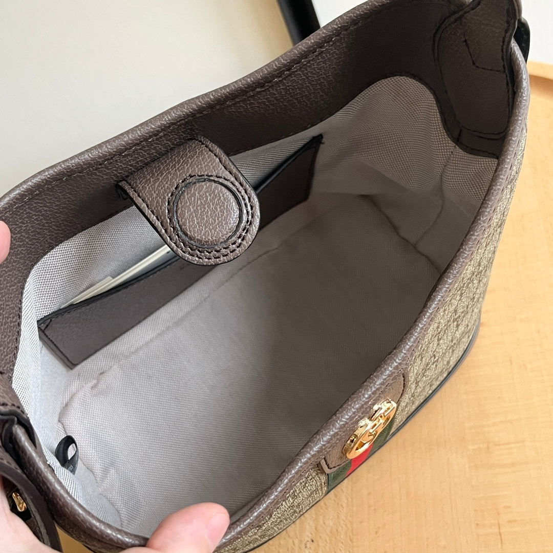 2XB266BDE Stylish leather bag 