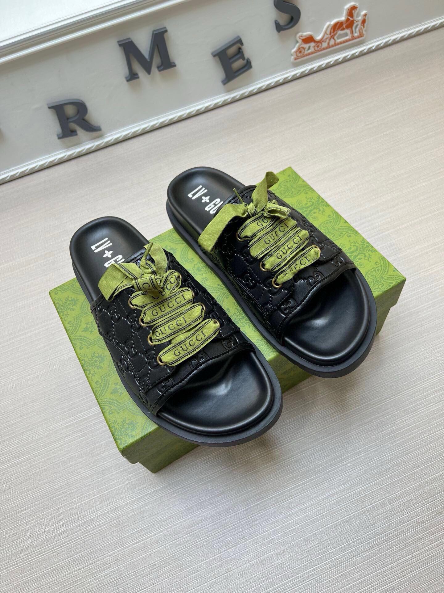 5WB242ZDE Stylish Slippers