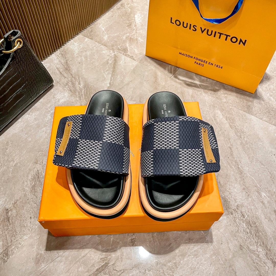 14E211ZDE Stylish Slippers