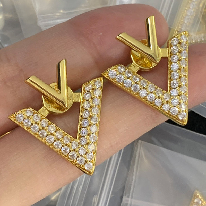 84VL13EDE Stylish Earrings