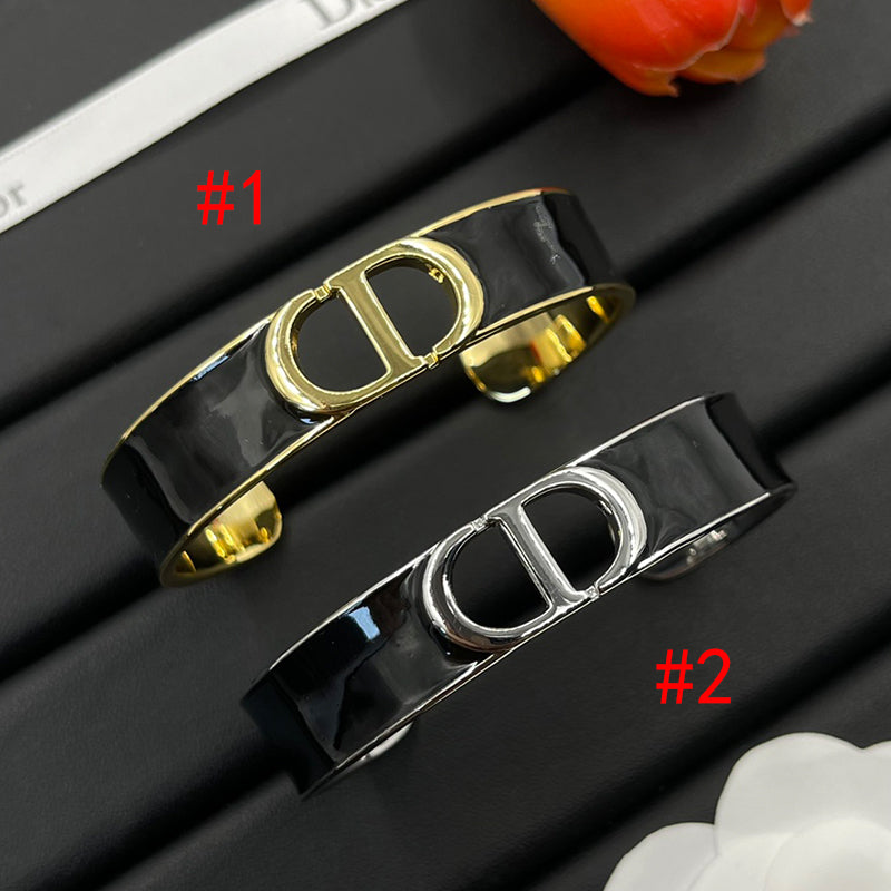 14D671KDE Stylish Bracelets