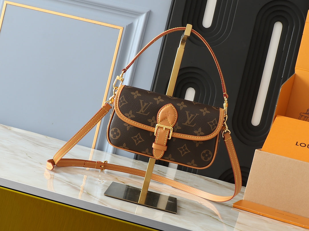 15XE5BDE Stylish leather bag