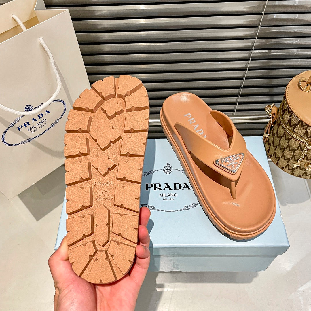 14PD181ZDE Stylish Slippers