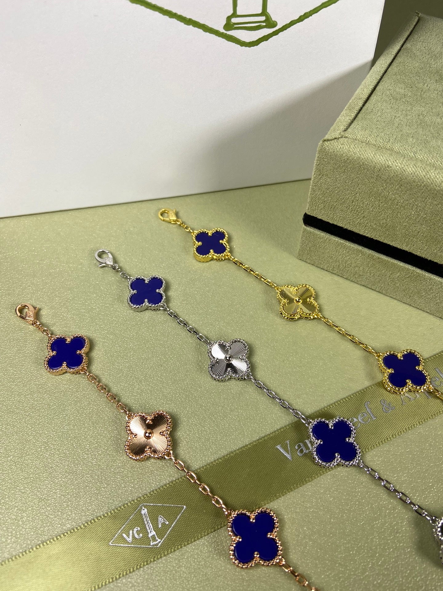 5XVA181KDE Stylish bracelets  5 flowers normal size1.5cm flower