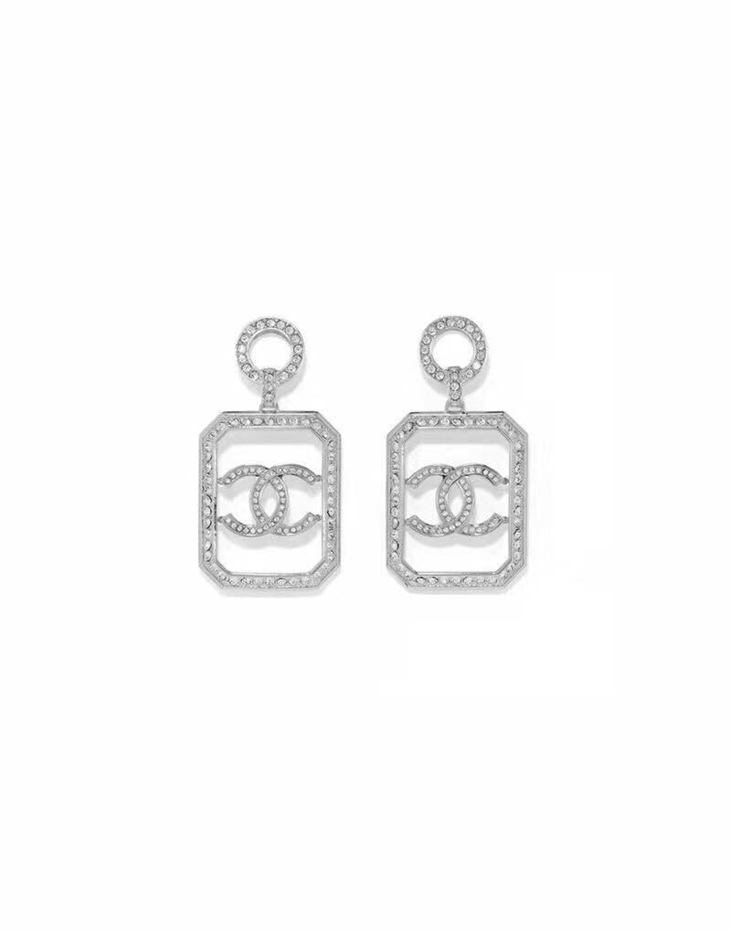 14C60EDE Stylish Earrings