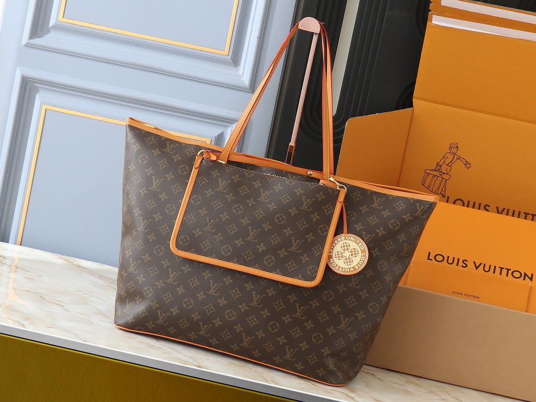 2WE31BDE Stylish leather bag