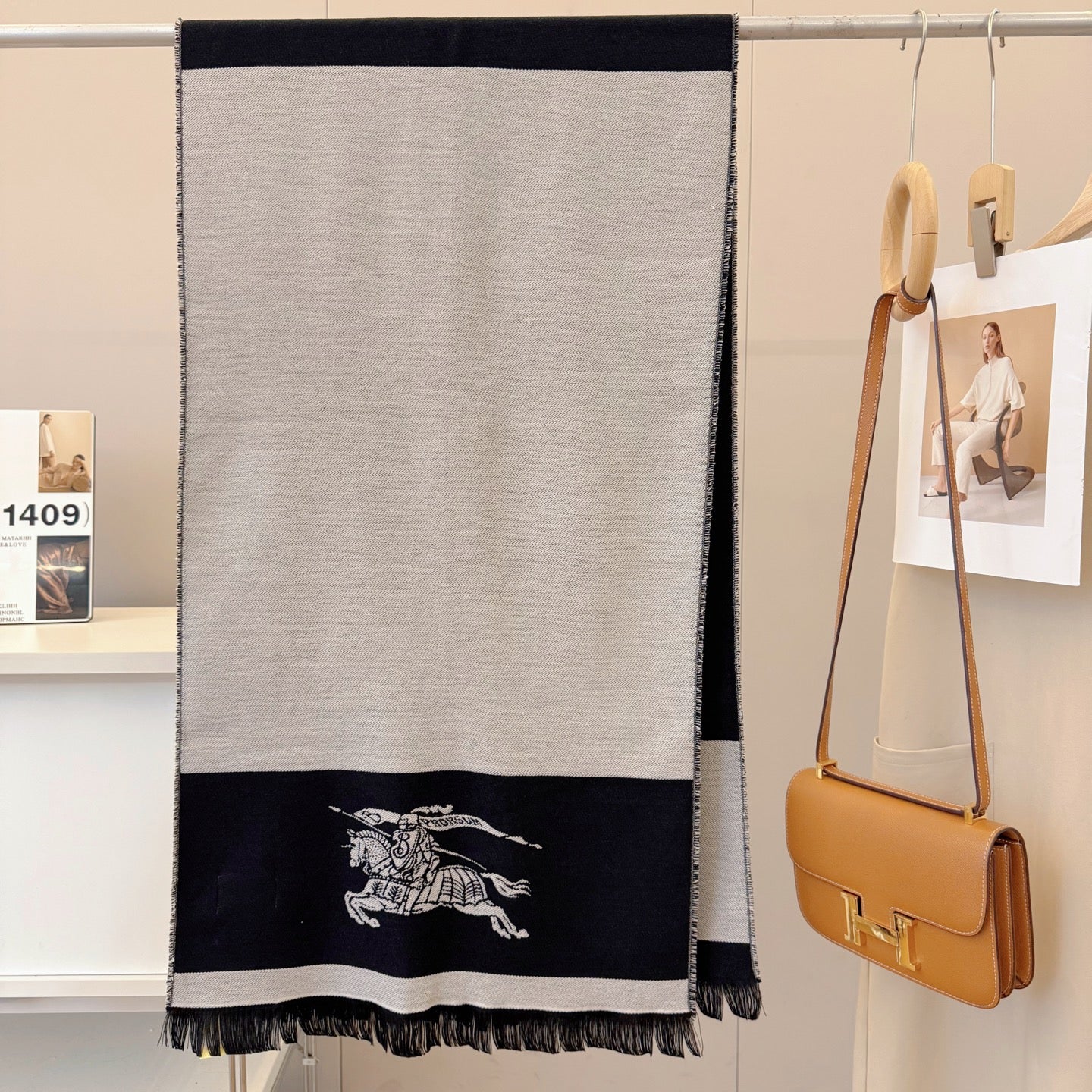 175RR44WDE Stylish Winter Scarves