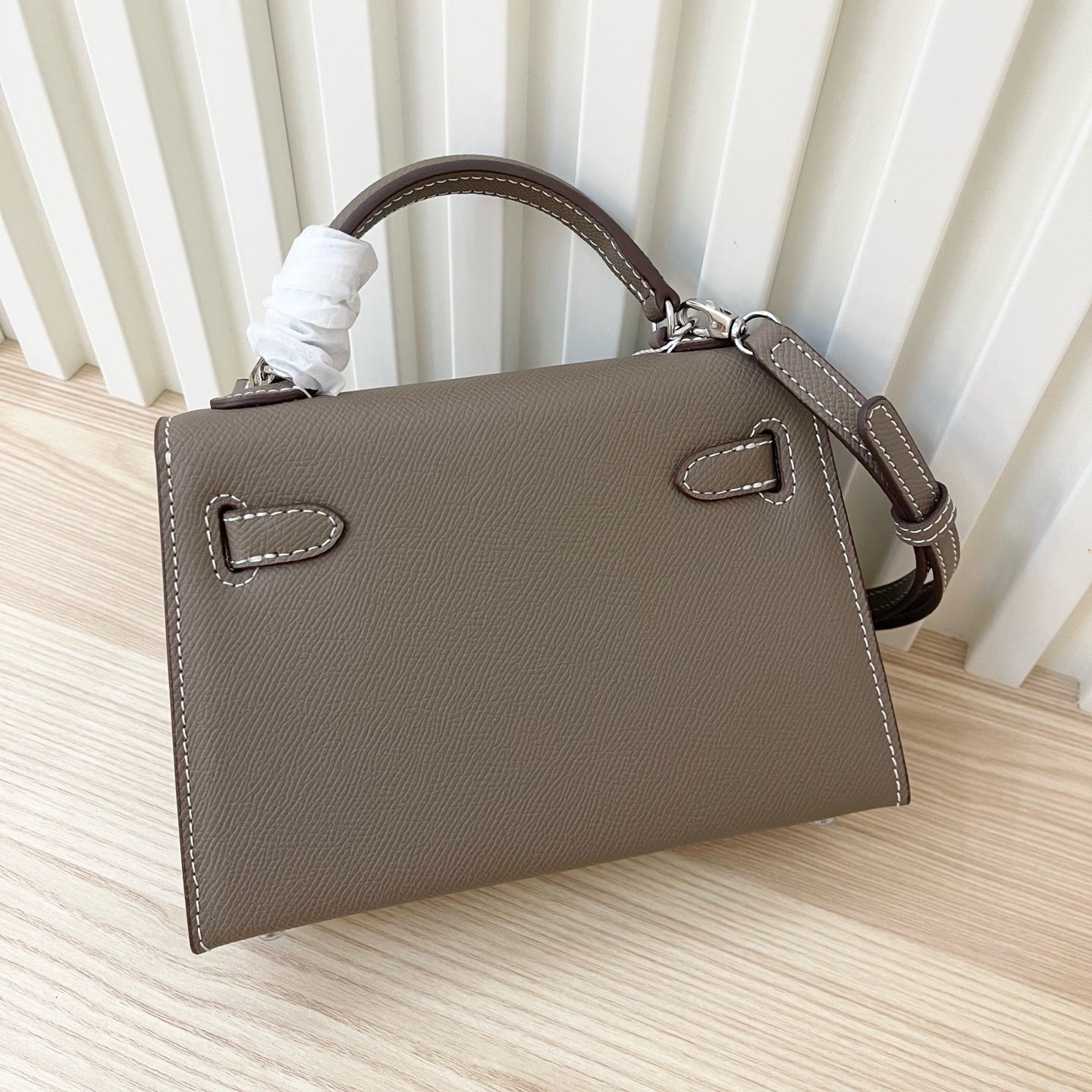 2WH27BDE Stylish leather bag
