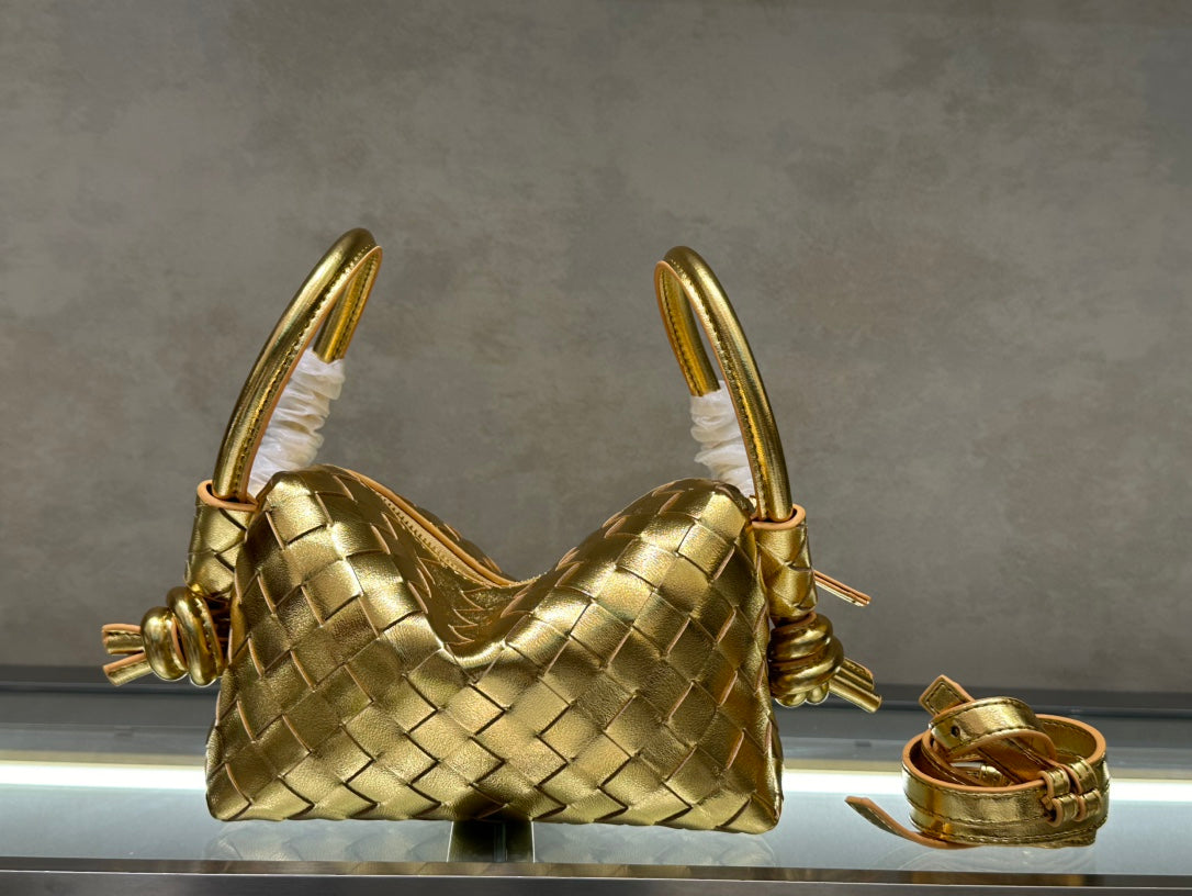 1XA84BDE Stylish leather bag