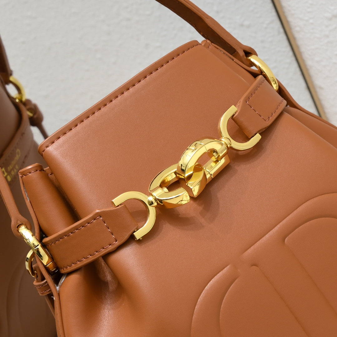 2XD370BDE Stylish leather bag 