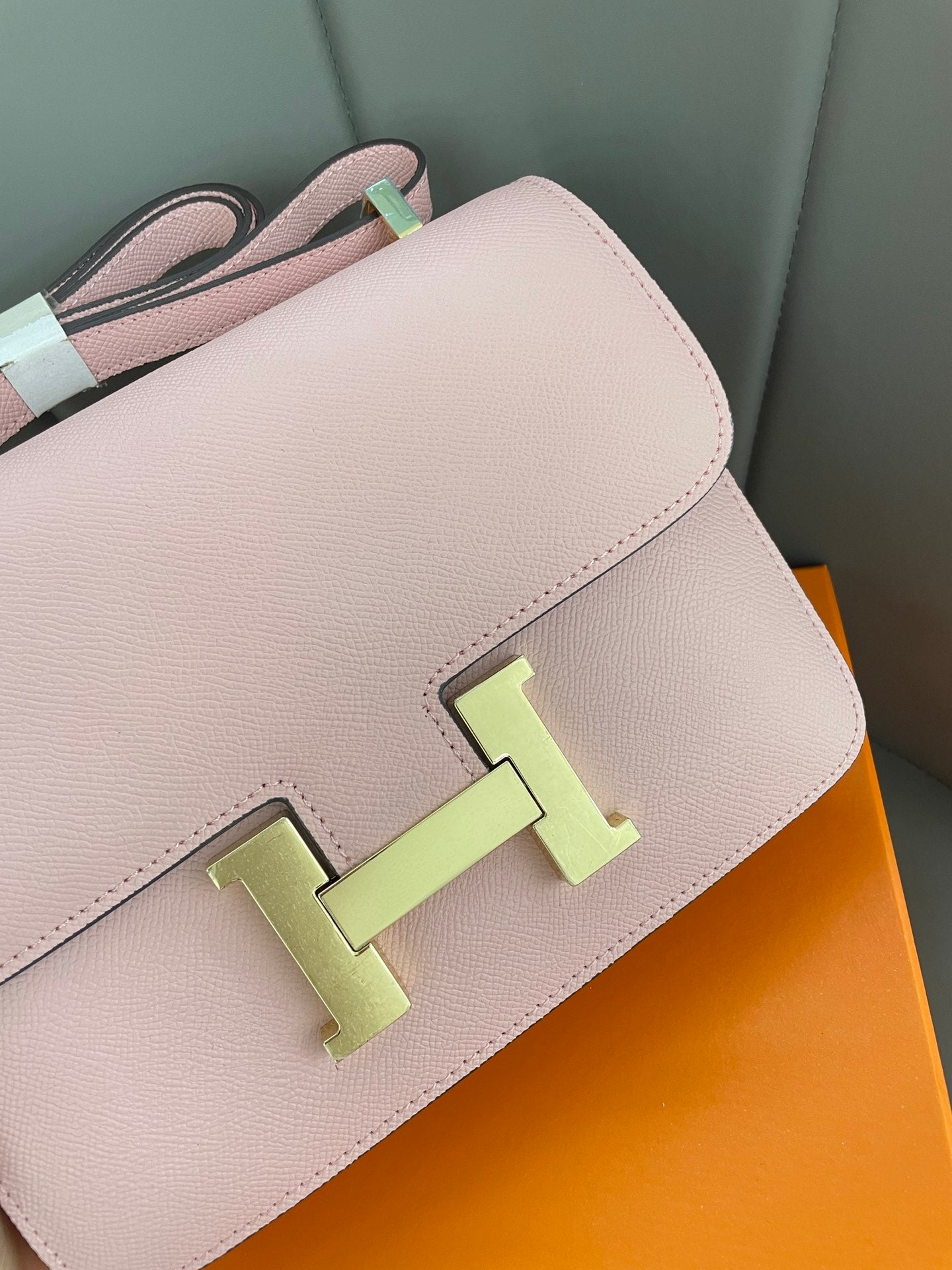 155NH63BDE Stylish leather bag