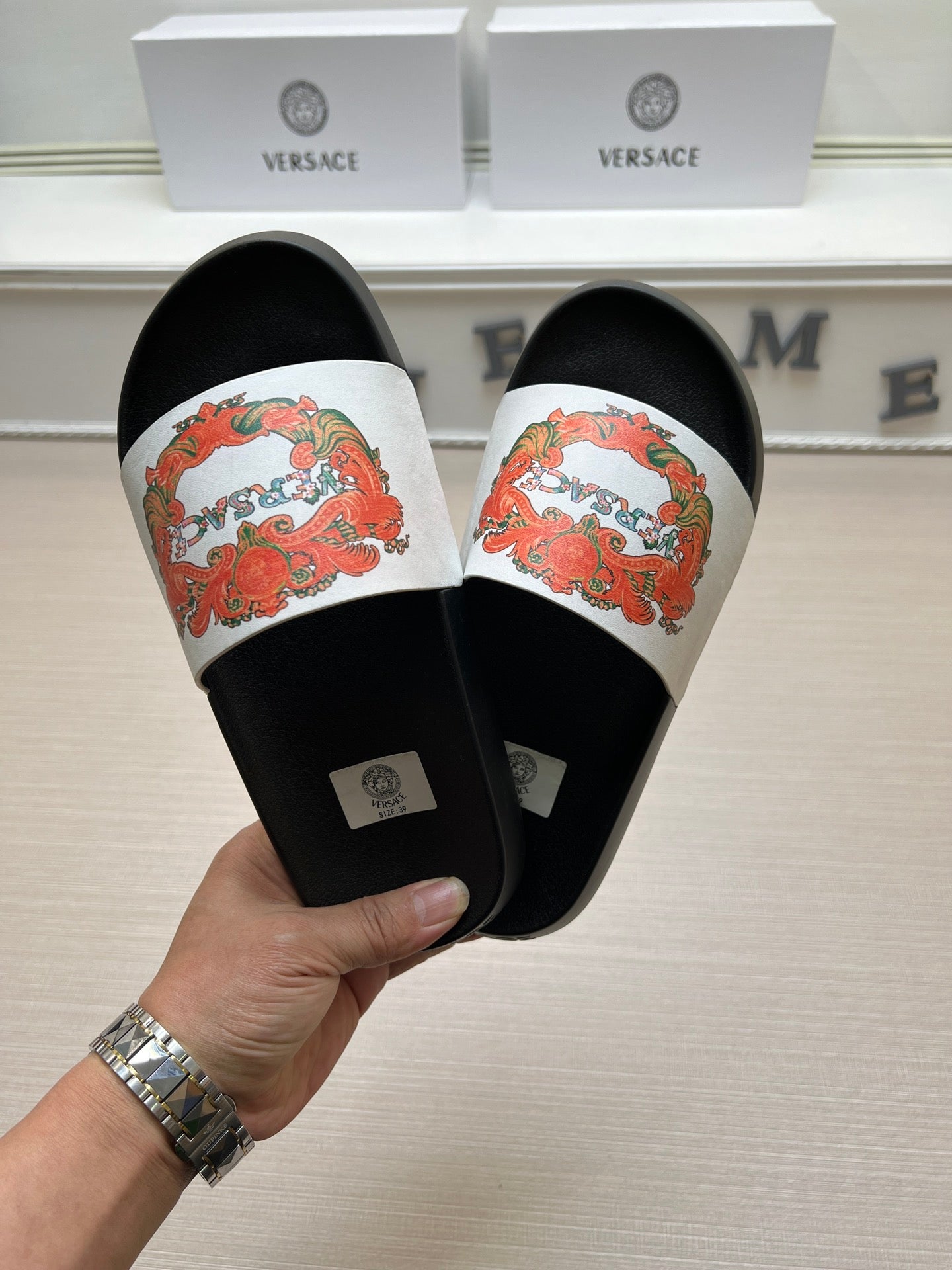 54V165ZDE Stylish slippers