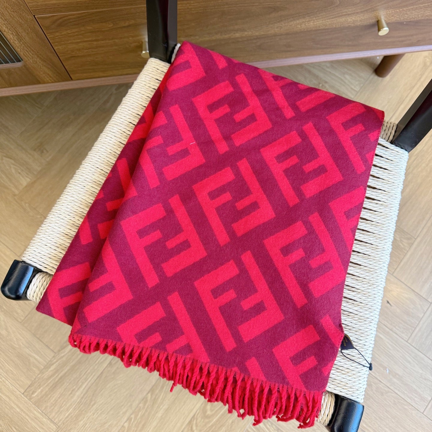 185ZF29WDE Stylish Winter Scarves