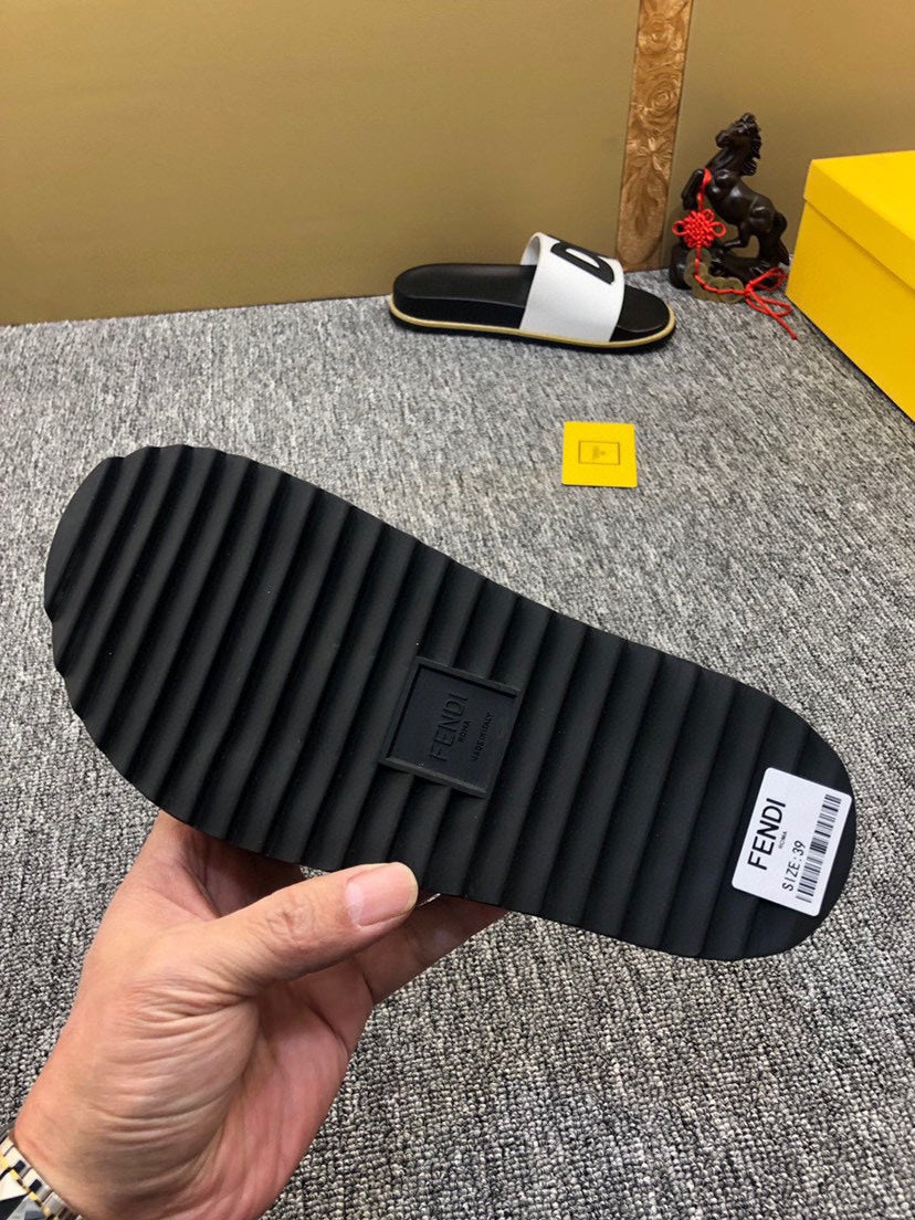 5XF106ZDE Stylish Slippers