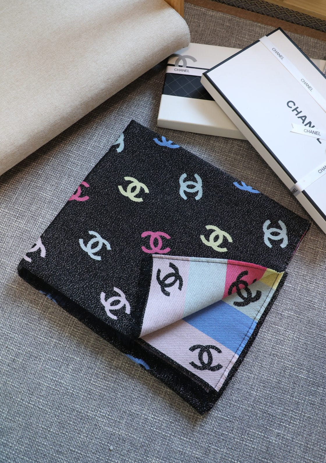 175RC12WDE Stylish Winter Scarves