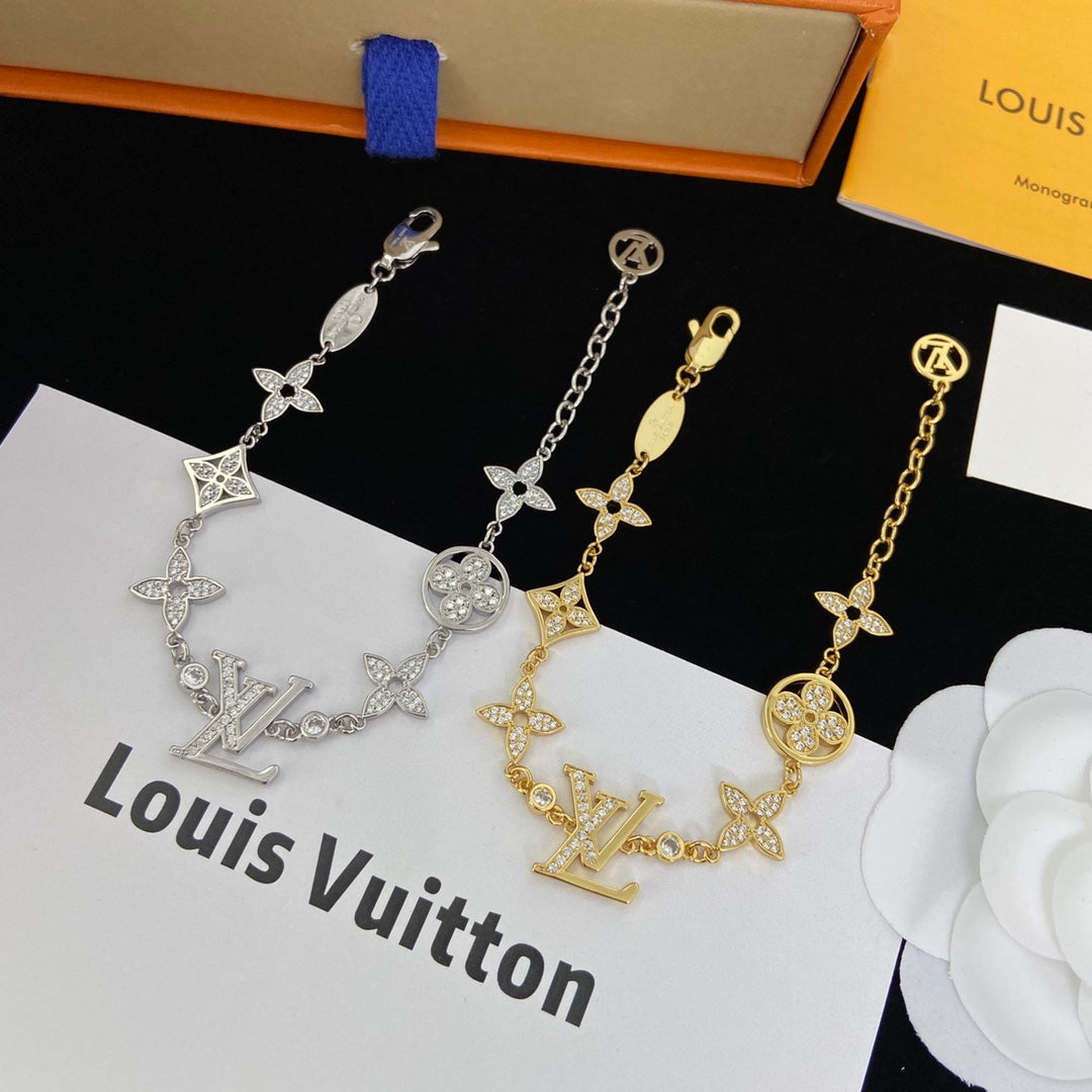 1XE603XDE Stylish Bracelets