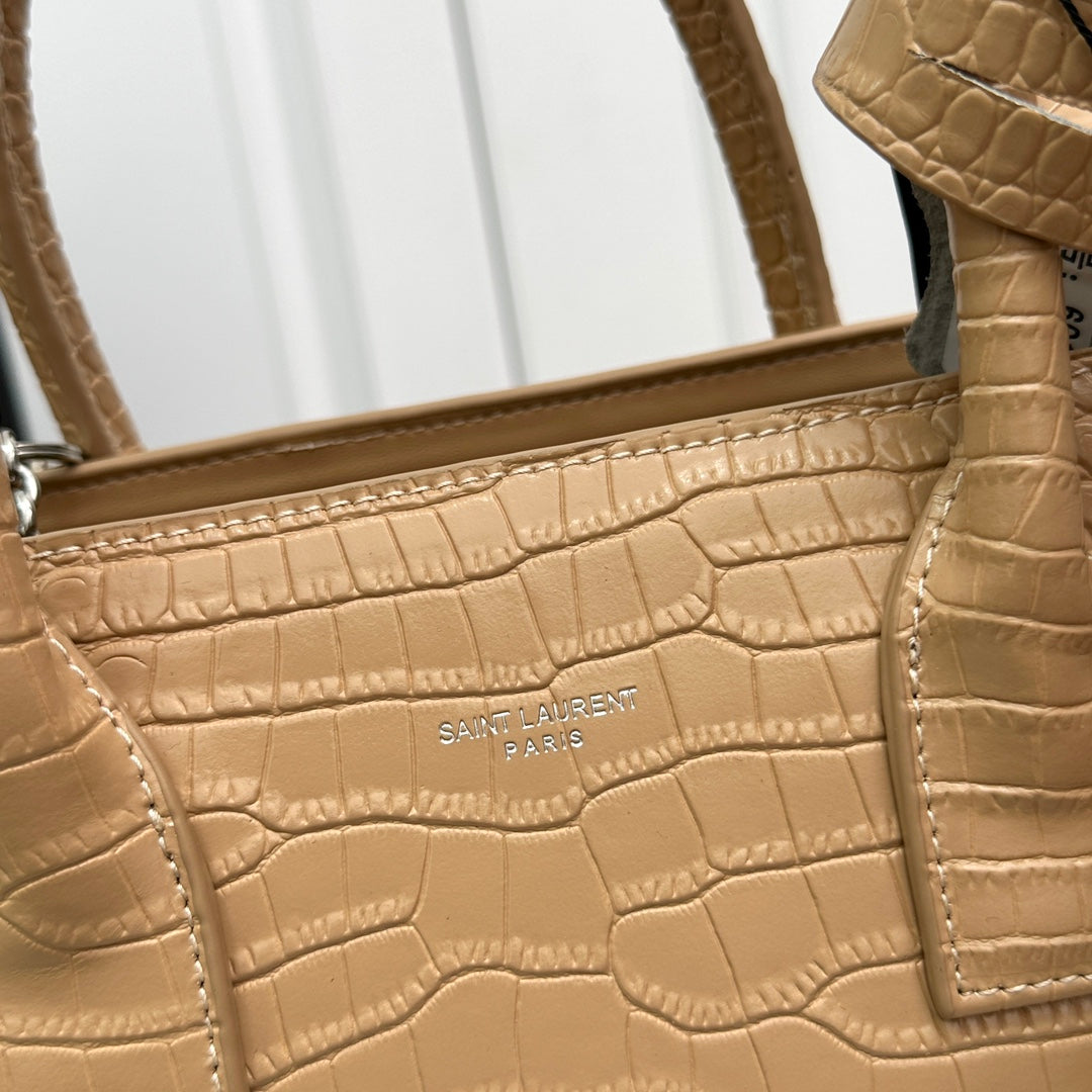 1XSL268BDE Stylish leather bag 