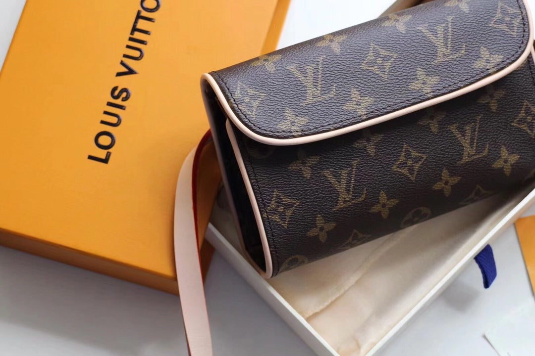 1XE62BDE Stylish leather bag