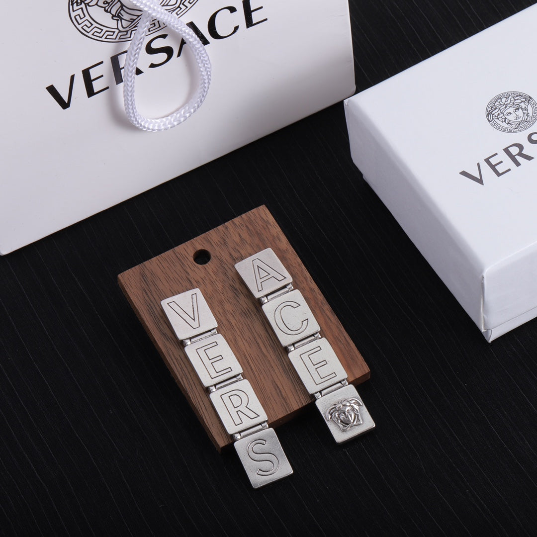 1NV67EDE Stylish Earrings