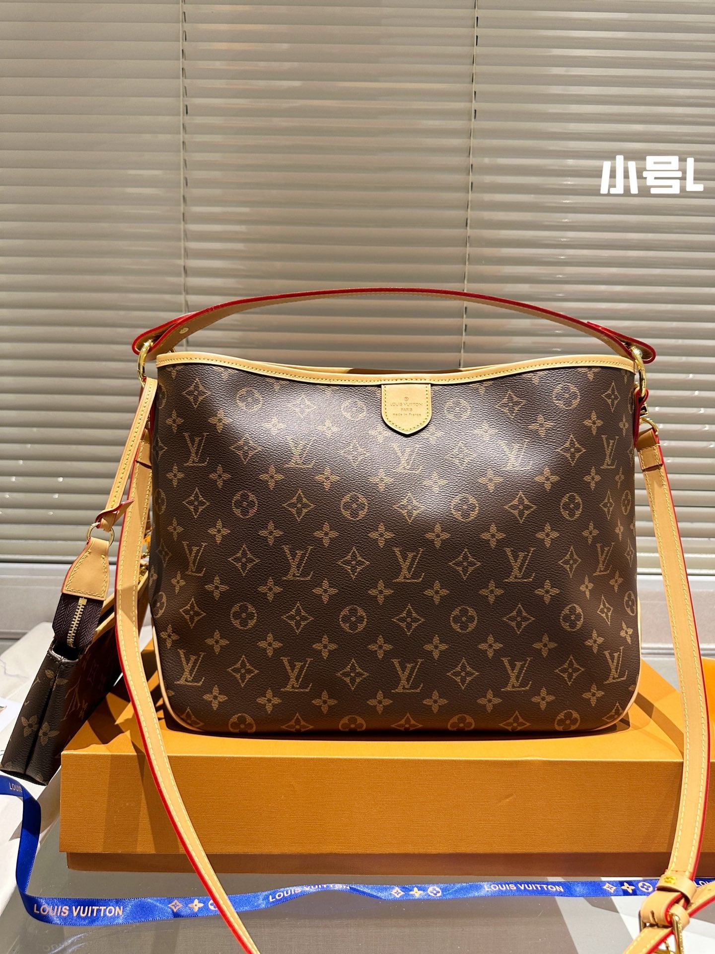 6XE227BDE Stylish leather bag 