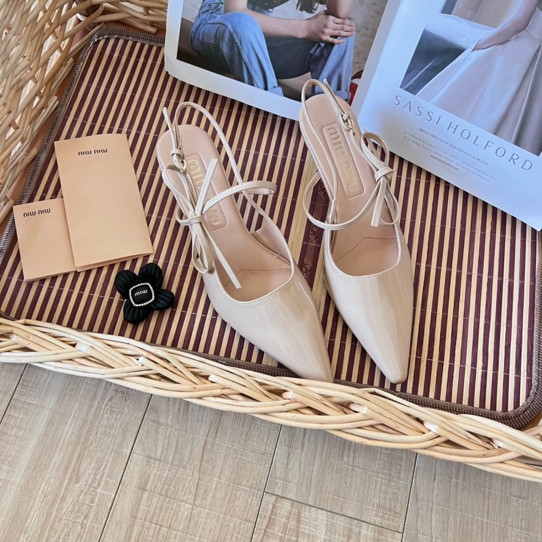 14A196ZDE Stylish High heels Heel height 5cm