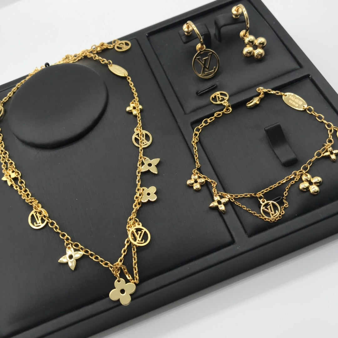 1XE599XDE Stylish Earrings Bracelets Necklaces