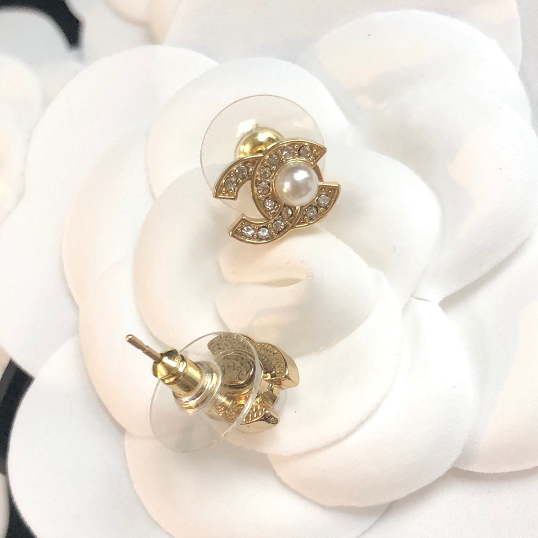 14C68EDE Stylish Earrings