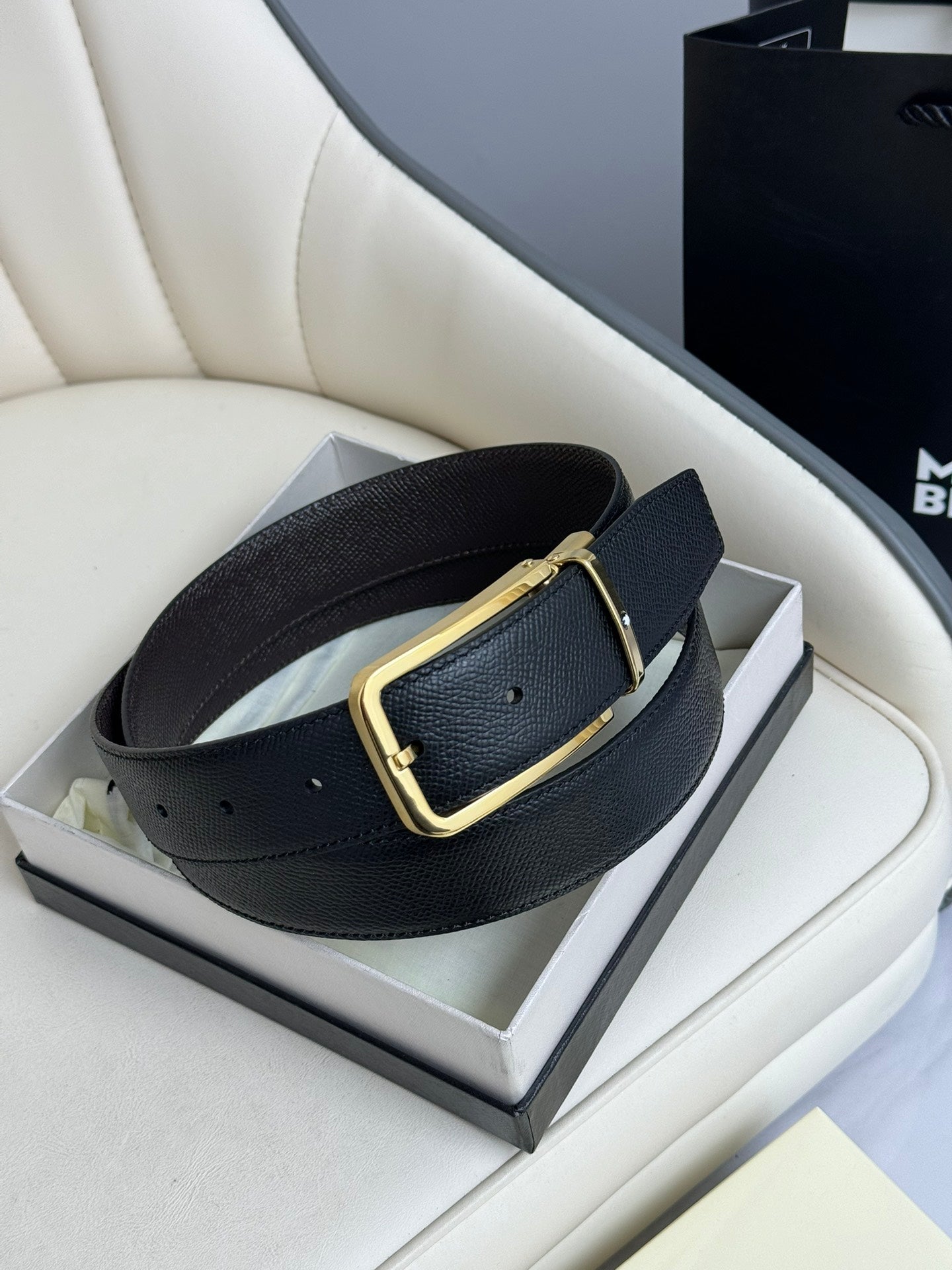 155RA236PDE Stylish  High quality belt With full package