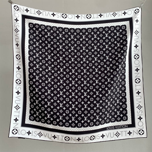 155NE7WDE Stylish Silk Scarve