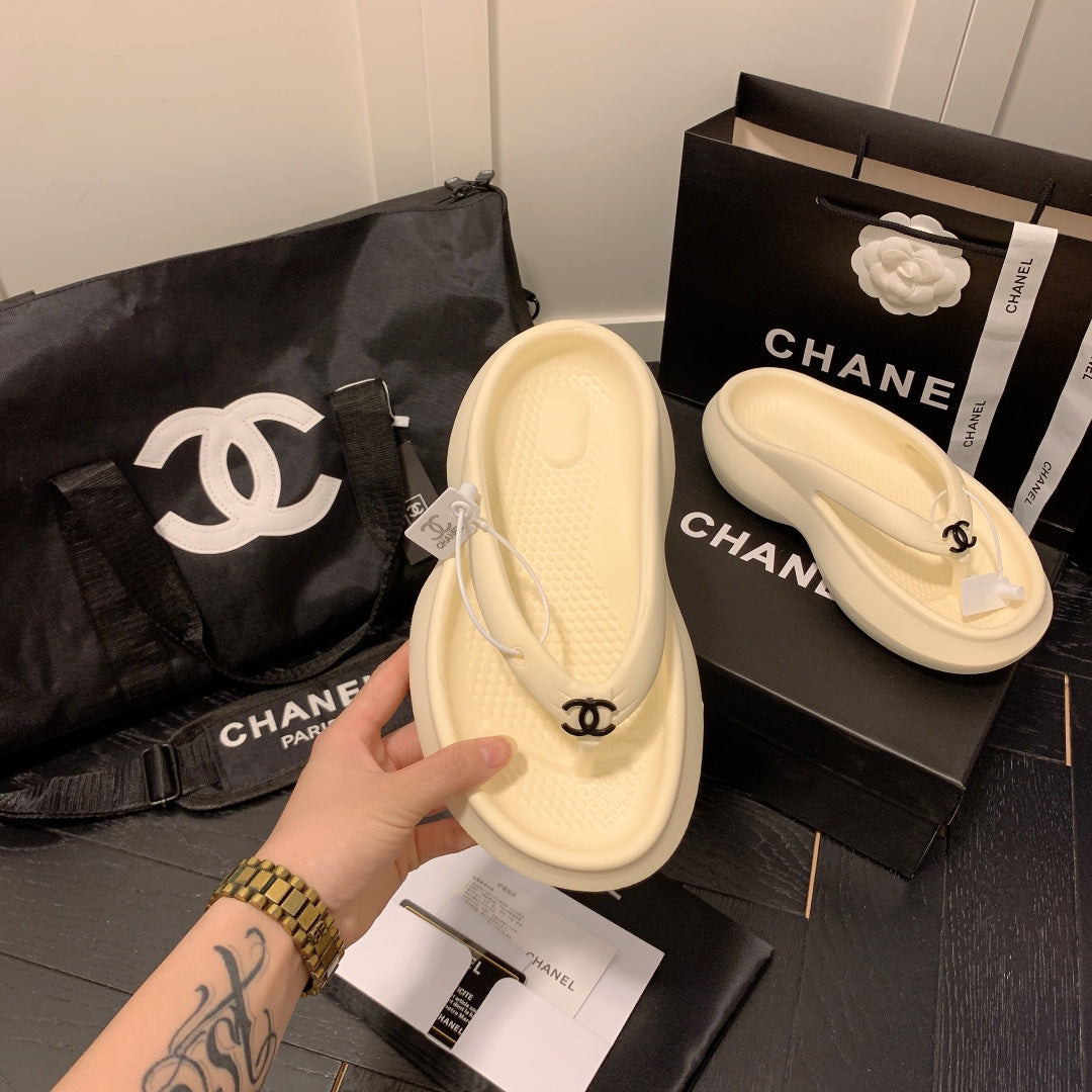 14C189ZDE Stylish Slippers