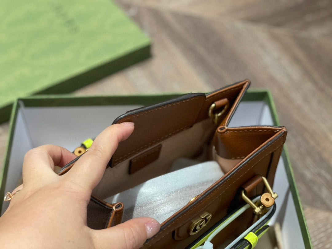 1XB118BDE Stylish leather bag 