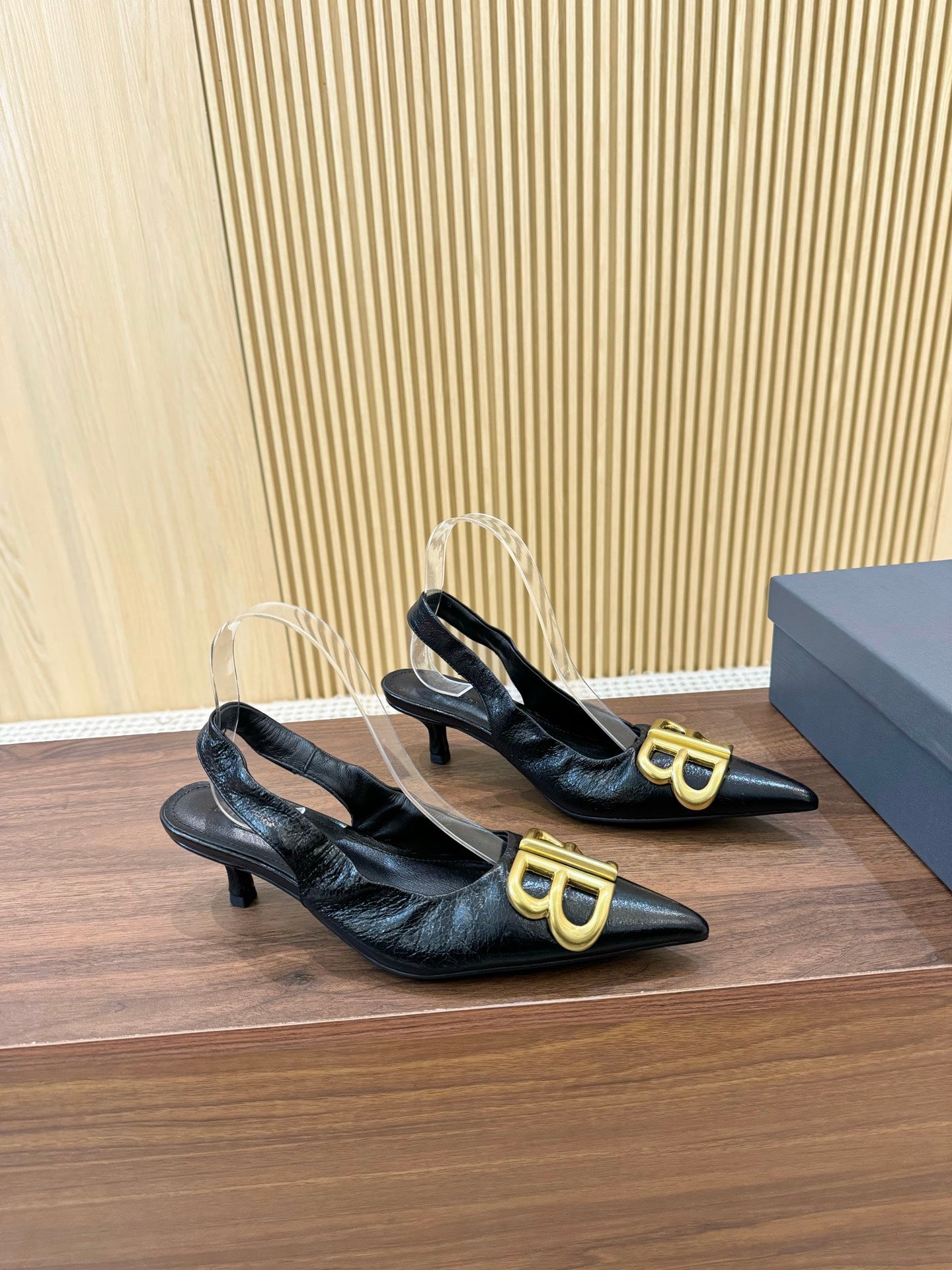 255QJ45ZDE Stylish leather High heels