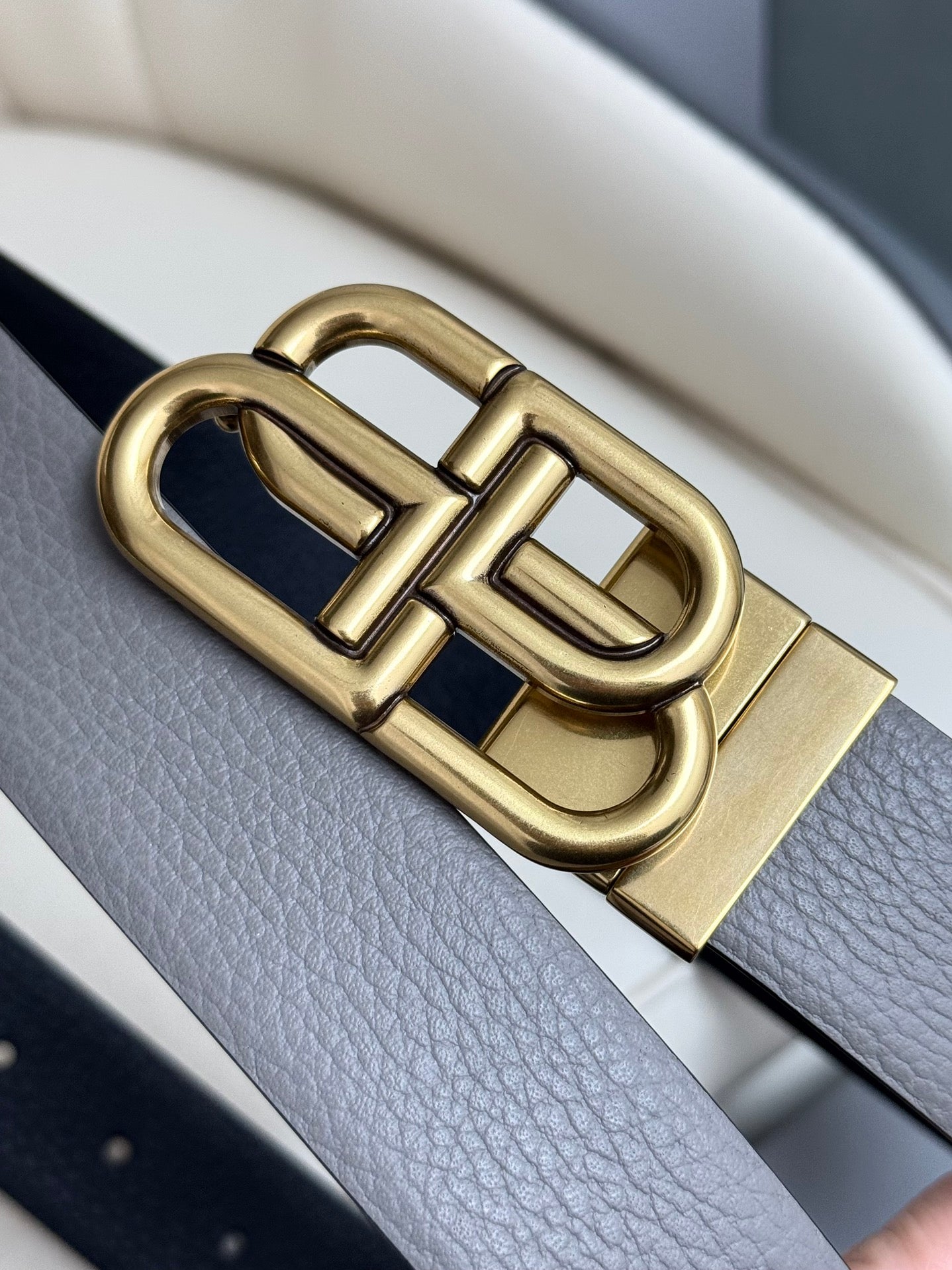 155RJ239PDE Stylish  High quality belt With full package