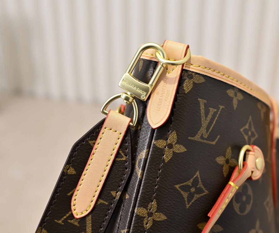 1WE77BDE Stylish leather bag