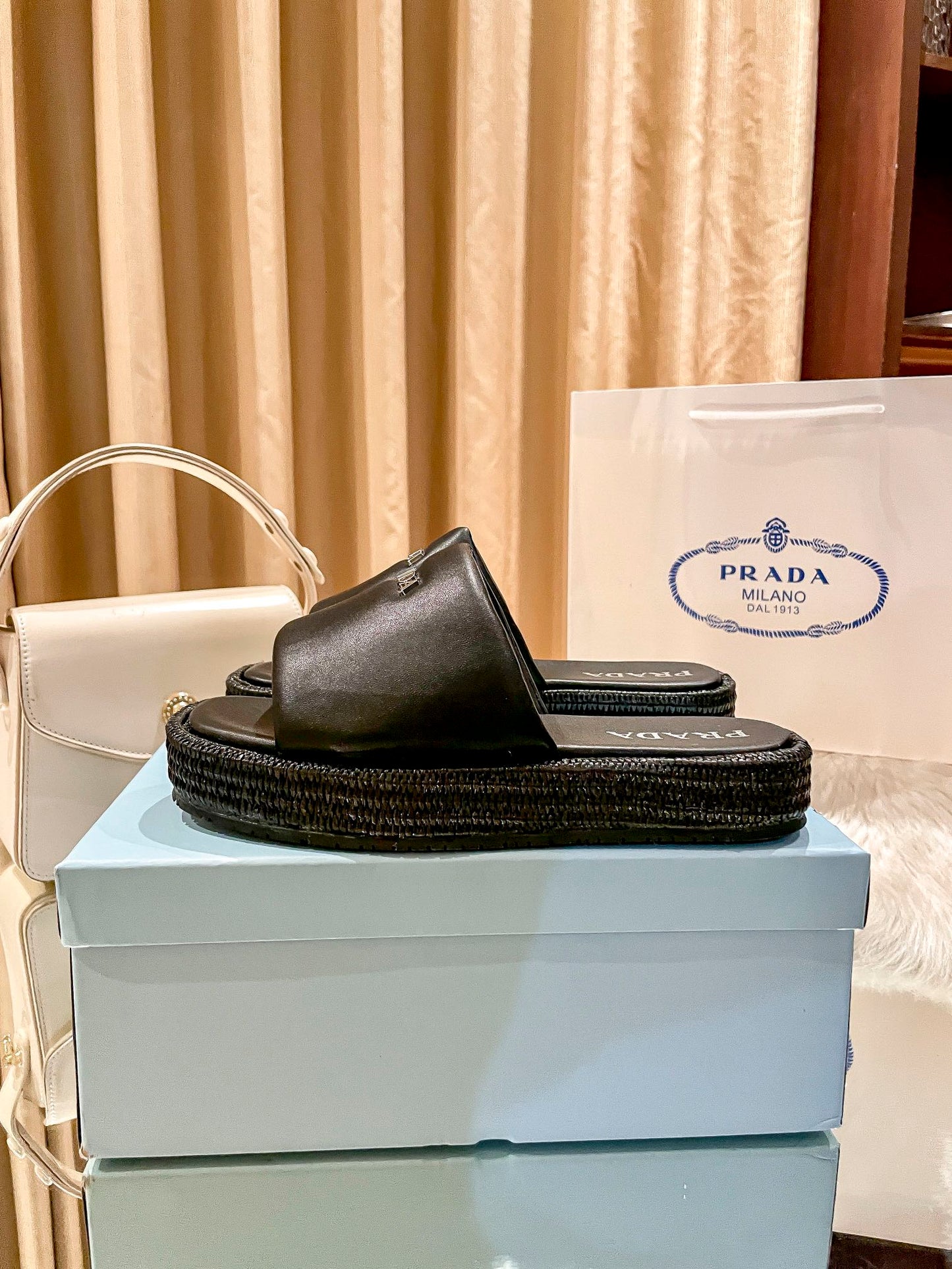 14PD176ZDE Stylish Slippers