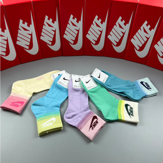 235QA70SDE Stylish socks(5 pairs )