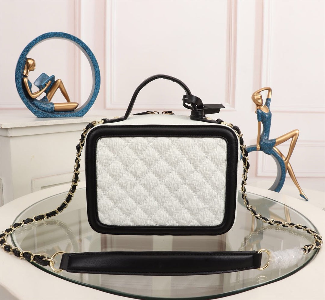 165NC124BDE Stylish leather bag