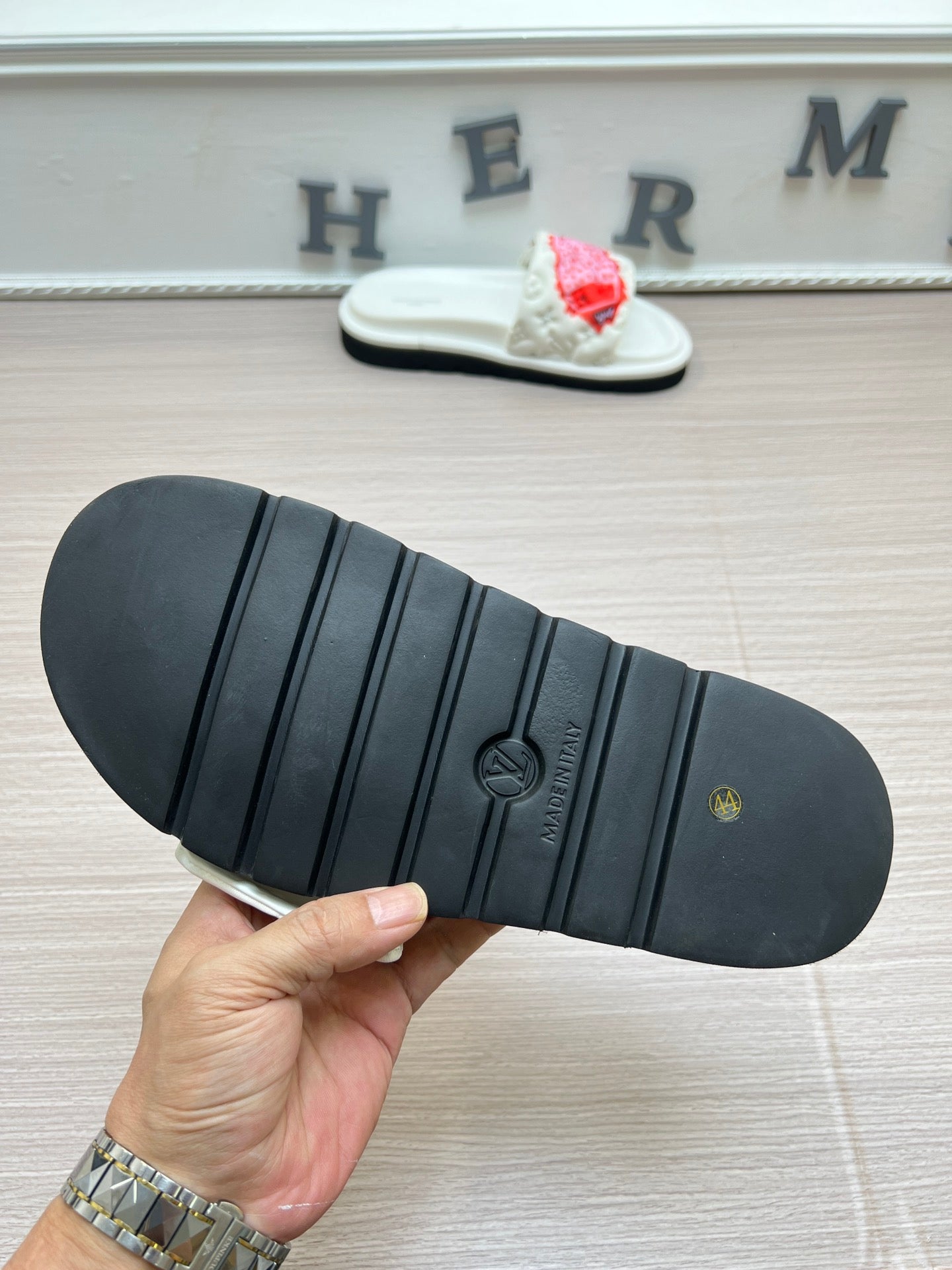 5YE154ZDE Stylish Slippers