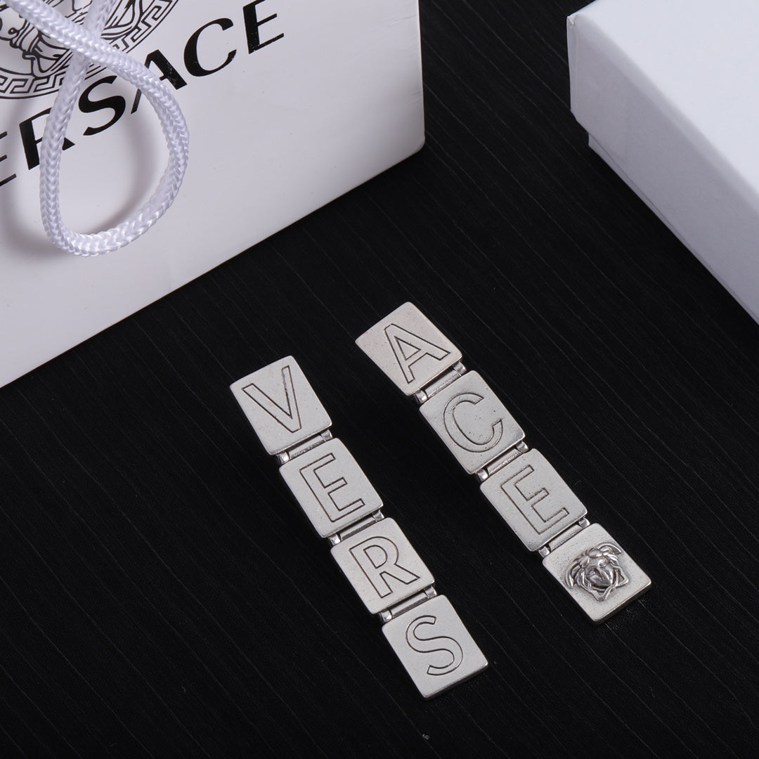 1NV67EDE Stylish Earrings