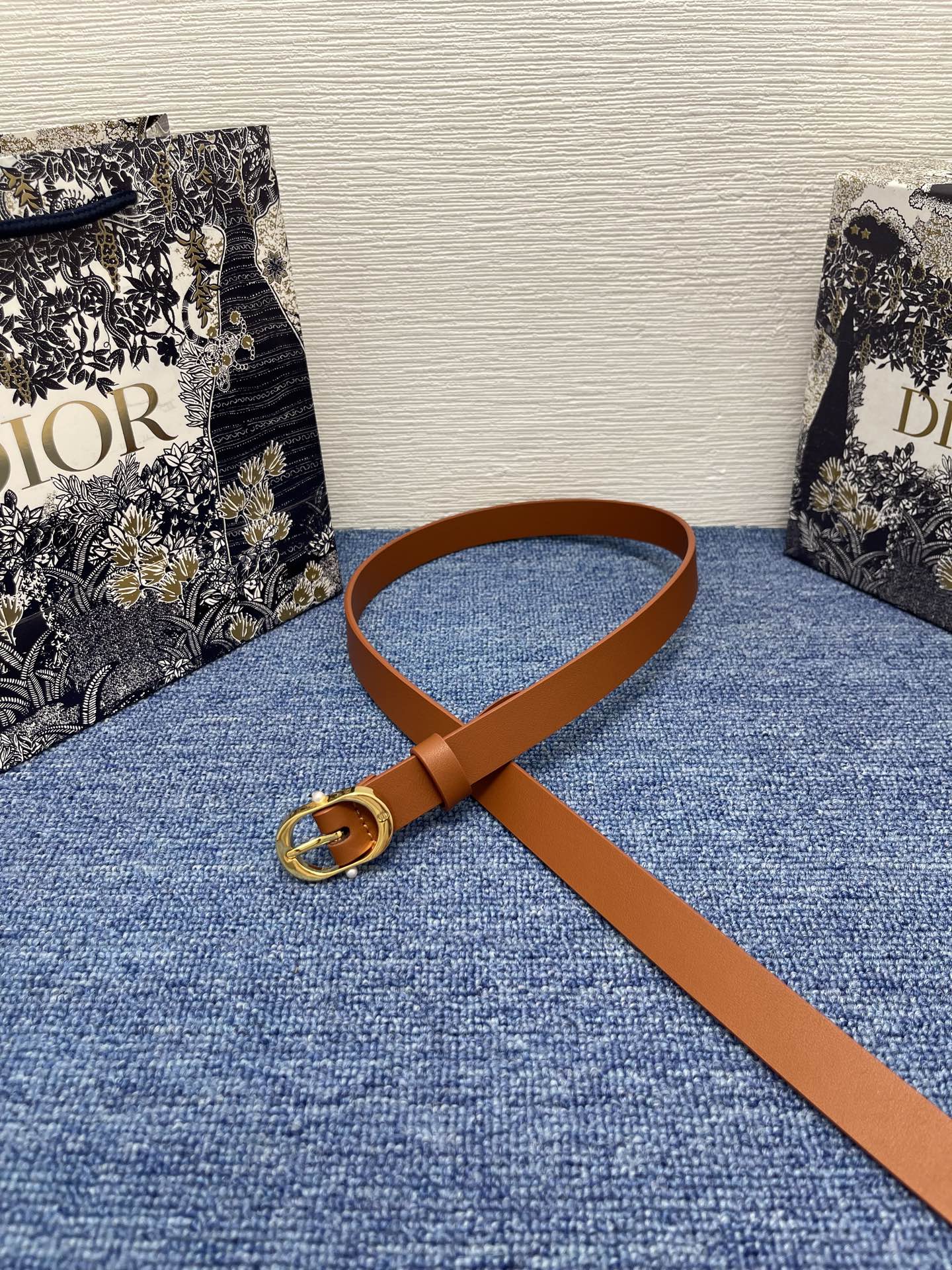 155RD204PDE Stylish  High quality belt With full package