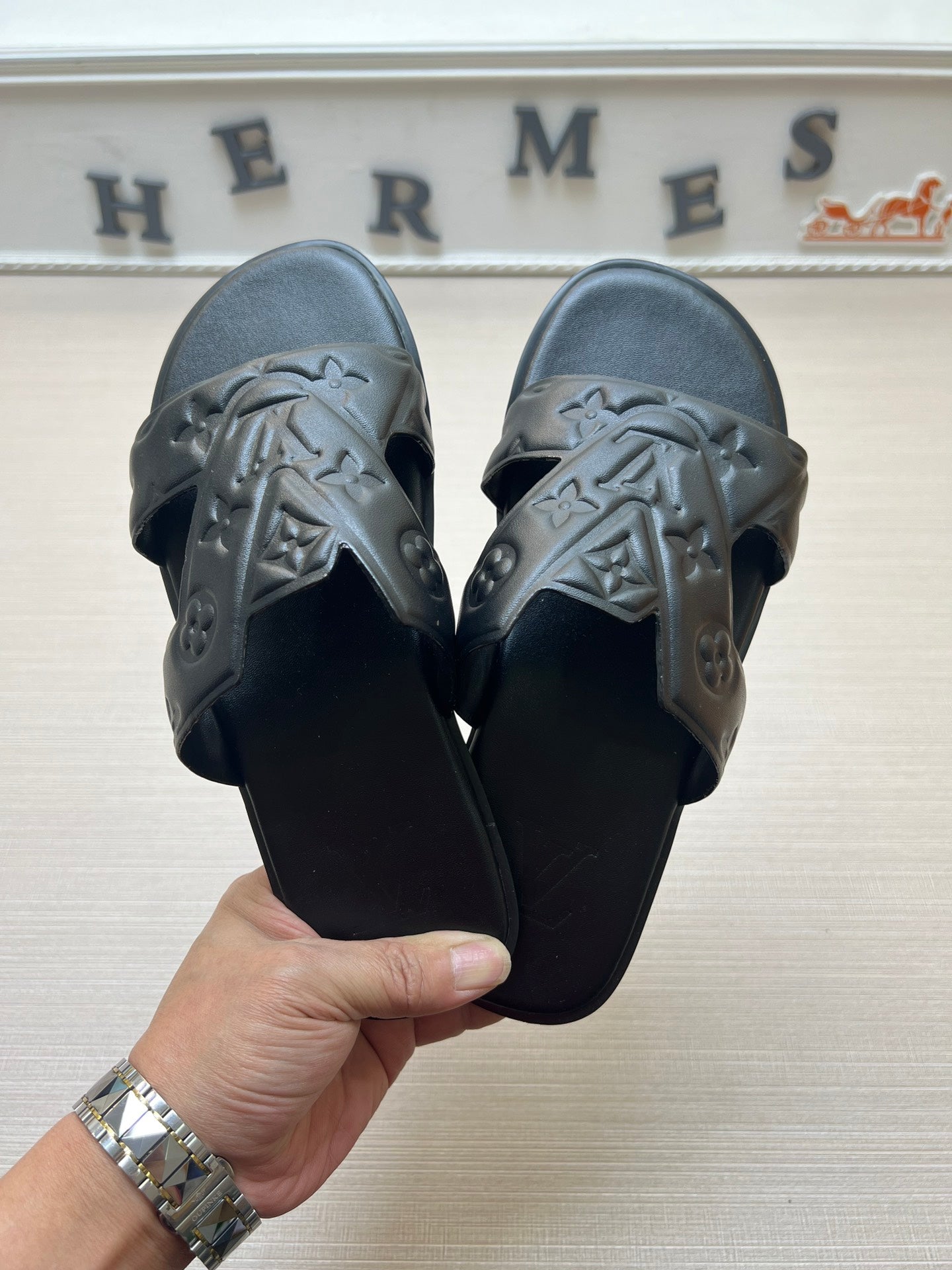 54E30ZDE Stylish slippers