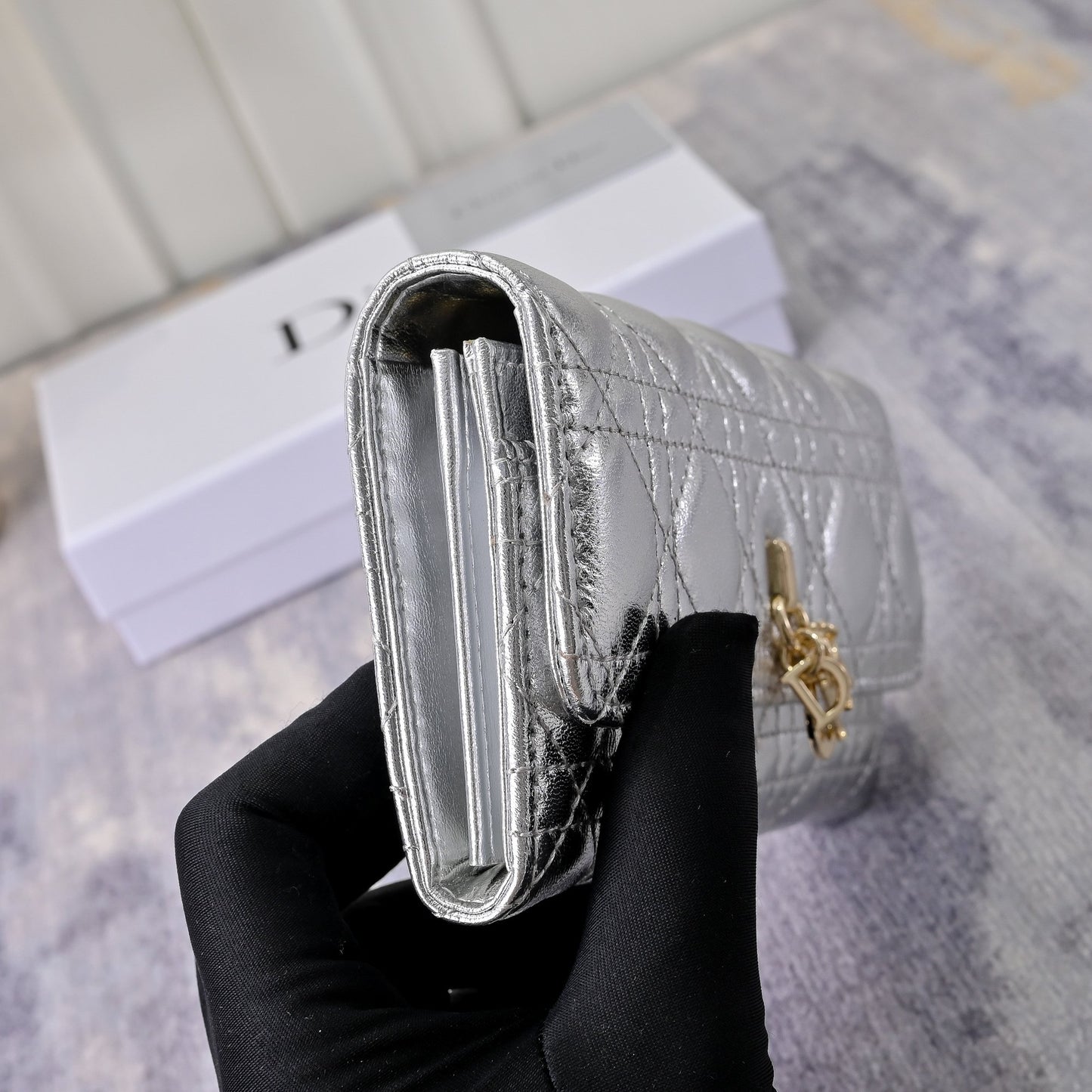 15RD89BDE Stylish leather bag