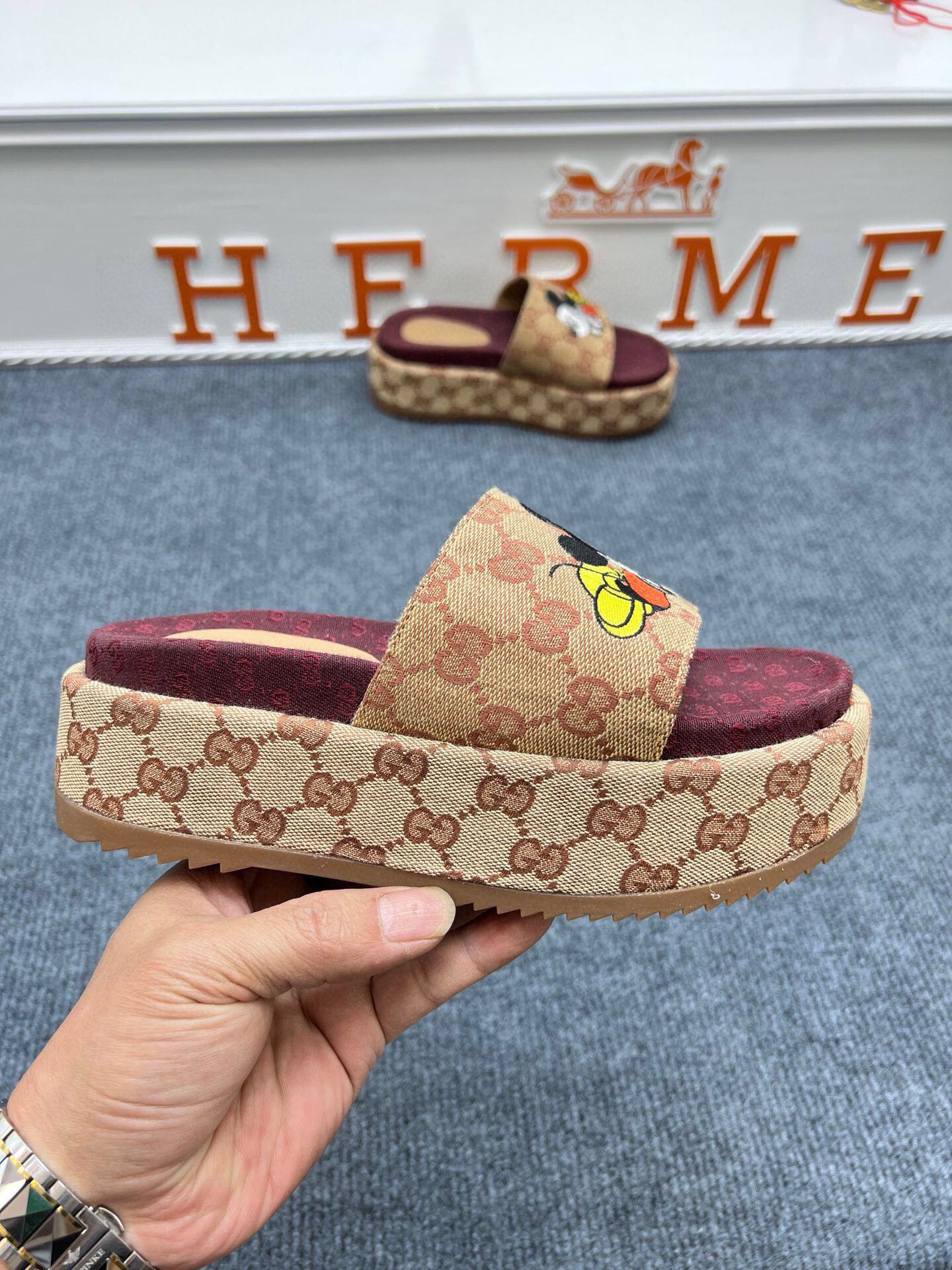 54B122ZDE Stylish slippers  Sole thickness 5.5cm