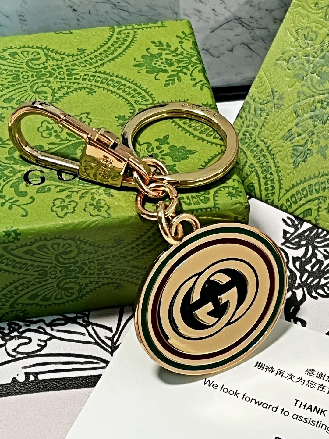14B56ADE Stylish key closure